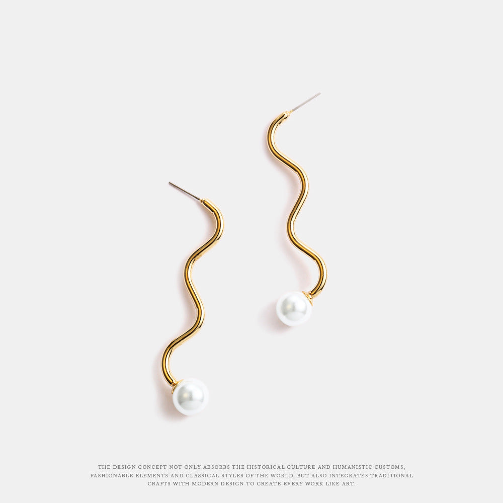 Pearl Geometric S-shaped Net Red Alloy Stud Earrings