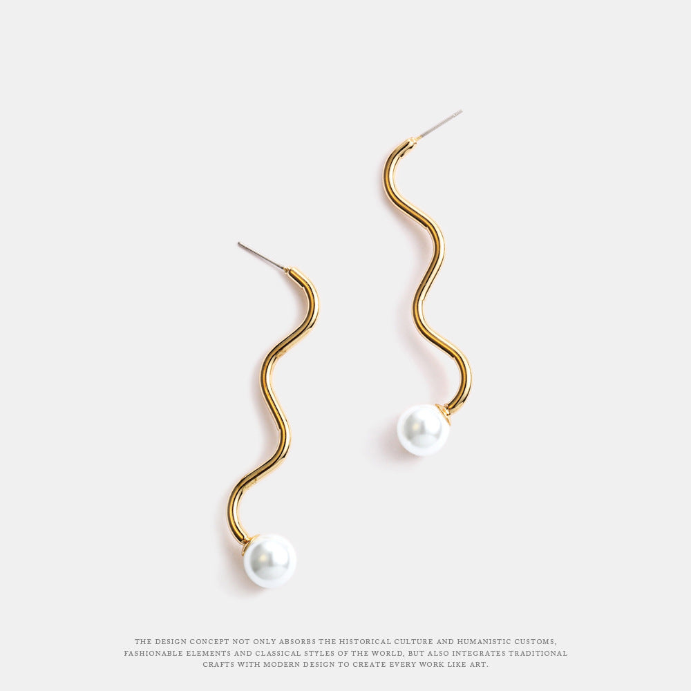 Pearl Geometric S-shaped Net Red Alloy Stud Earrings