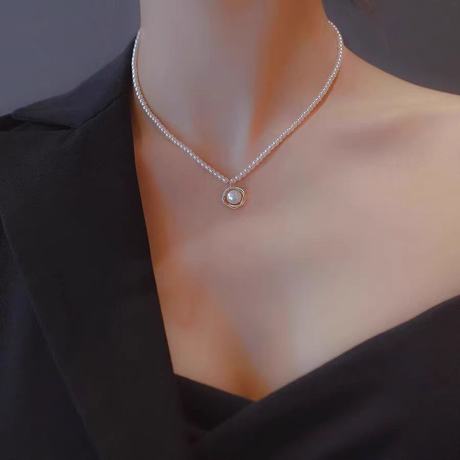 Light Luxury Minority Exquisite Sweater Chain