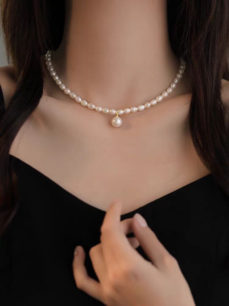 Light Luxury Minority Exquisite Sweater Chain
