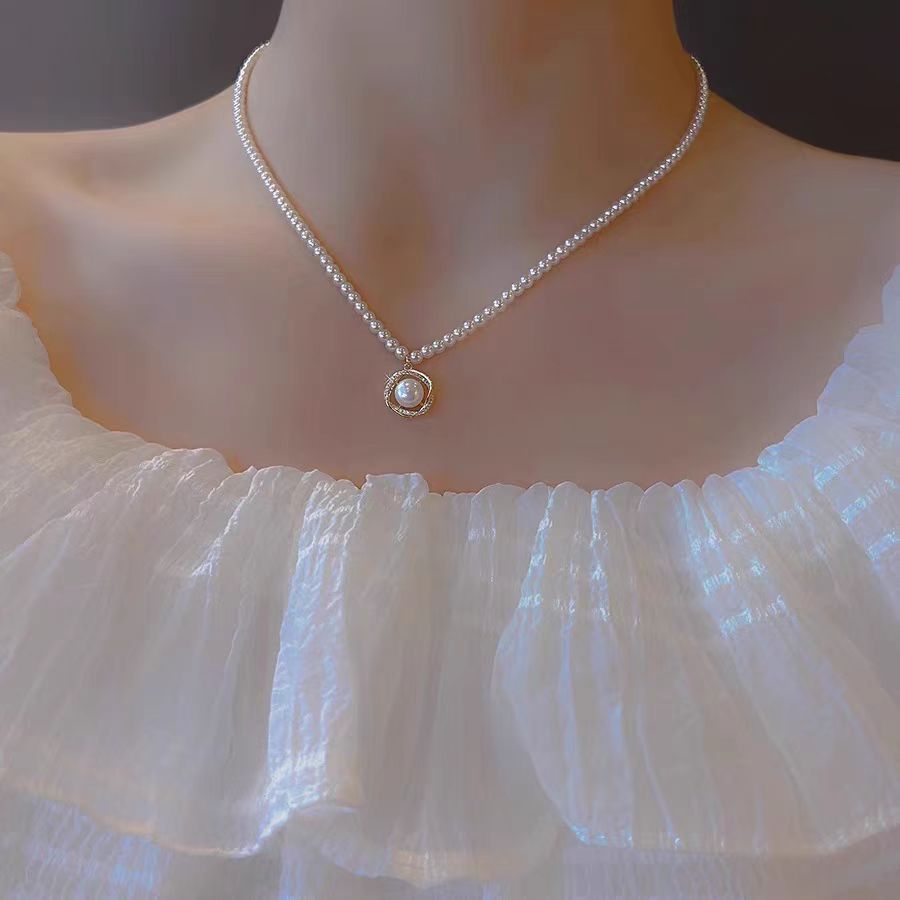 Light Luxury Minority Exquisite Sweater Chain